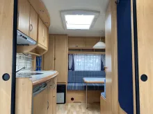 Sicht vorne-hinten Hobby De Luxe 440 SF