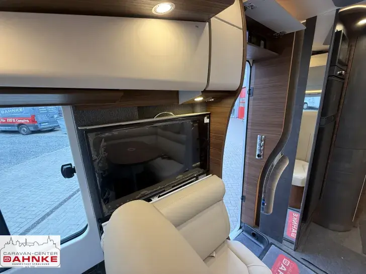 Fahrzeugbild Carthago chic c-line I 5.0 QB L Mercedes, Wechselrichter #11