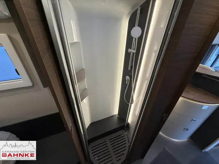 Fahrzeugbild Carthago chic c-line I 5.0 QB L Mercedes, Wechselrichter #16