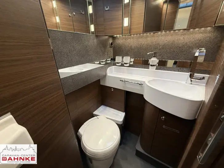 Fahrzeugbild Carthago chic c-line I 5.0 QB L Mercedes, Wechselrichter #17