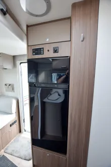 Fahrzeugbild Carado T447 pro+ *Hubbett* #14