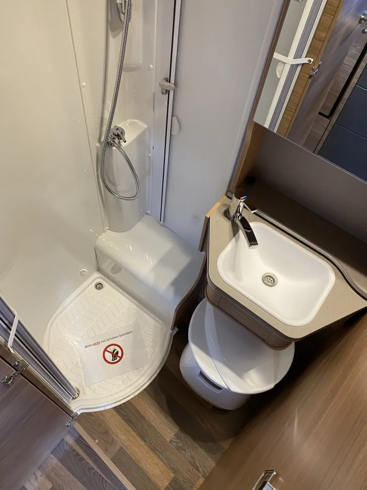 Fahrzeugbild Weinsberg CaraCompact 640 MEG Suite EDITION [PEPPER] TOP PREIS, Licht & Sicht-Paket #24
