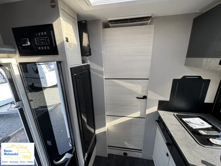 Fahrzeugbild Challenger 380 Graphite Ultimate I Klima I Arctic #11