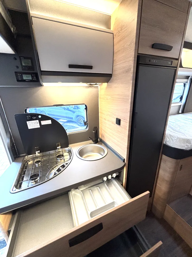 Fahrzeugbild Knaus L!VE WAVE 650 MEG Black Selection Live All-in-One Navi, Lift V16 #8
