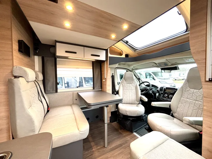 Fahrzeugbild Knaus L!VE WAVE 650 MEG Black Selection Live All-in-One Navi, Lift V16 #6