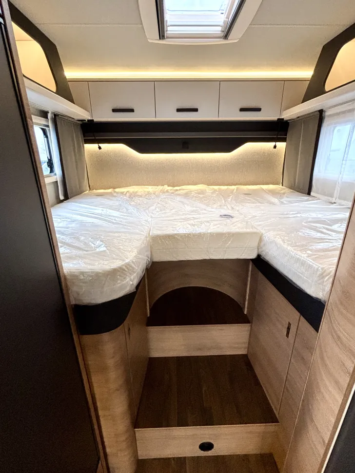 Fahrzeugbild Knaus L!VE WAVE 650 MEG Black Selection Live All-in-One Navi, Lift V16 #10