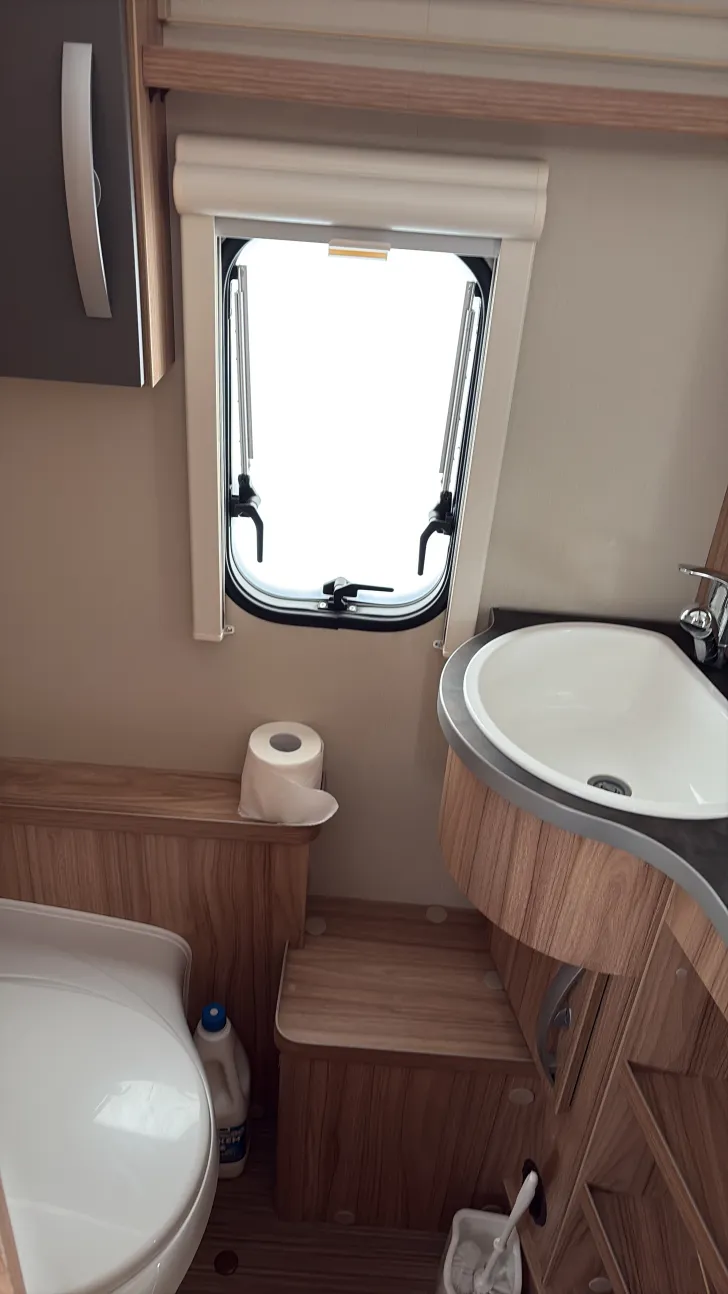 Toilette Hymer Eriba Feeling 425 sehr gepflegt