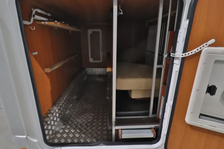 Fahrzeugbild Miller Nevada Dog Liner T-730/Festbett/Garage/Markise #6