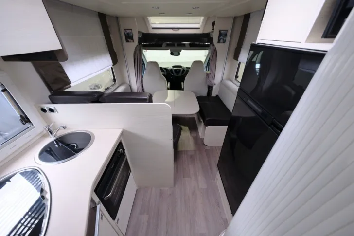 Fahrzeugbild Challenger 396 / 2x Hubbett / Klimaanlage / FINANZIERUNG #9