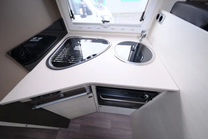 Fahrzeugbild Challenger 396 / 2x Hubbett / Klimaanlage / FINANZIERUNG #14