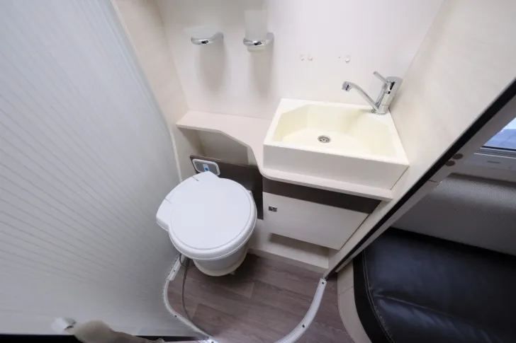 Fahrzeugbild Challenger 396 / 2x Hubbett / Klimaanlage / FINANZIERUNG #15