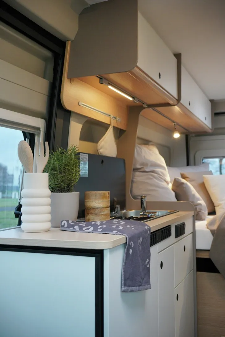 Fahrzeugbild LMC Innovan Pure 600 Design Paket + Sicherheit Paket #11