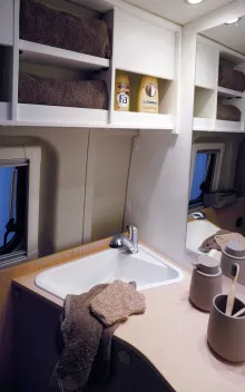 Fahrzeugbild LMC Innovan Pure 600 Design Paket + Sicherheit Paket #13