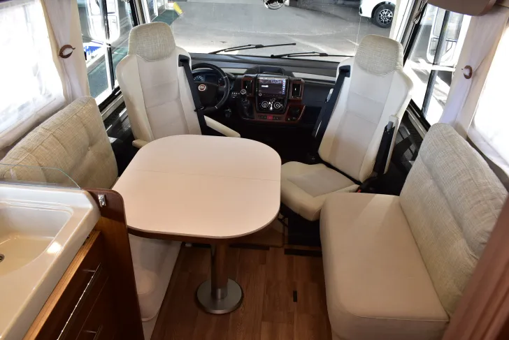 Fahrzeugbild Niesmann + Bischoff Arto 59 GL Alde Heizung, Vollluftfederung #8