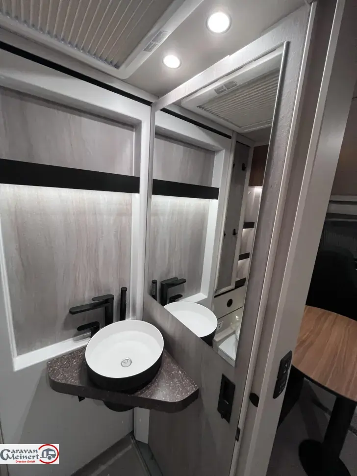 Fahrzeugbild Bürstner Signature SFT 7.0 #25