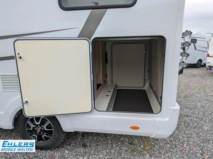 Fahrzeugbild Eura Mobil Profila RS PRS 695 EB 140PS/Dachklima/Fahrradträger/Markise #25