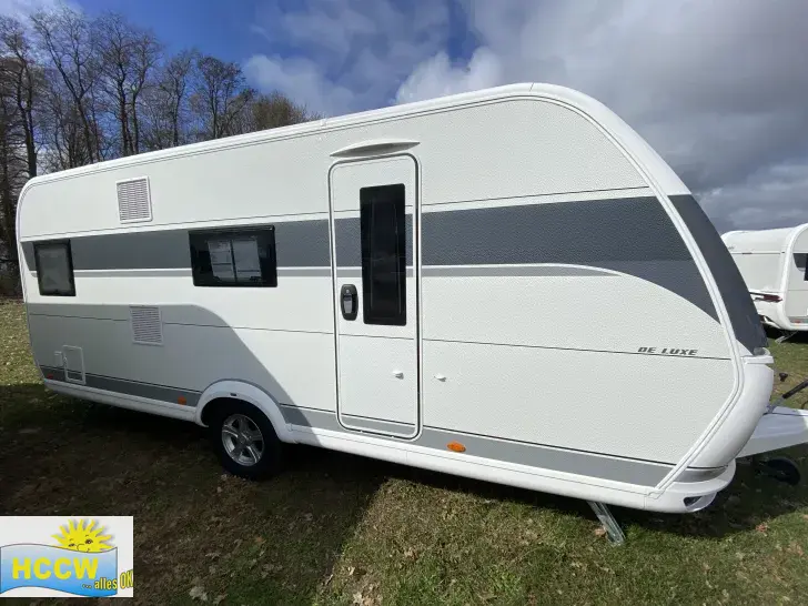 Seitlich Hobby De Luxe 545 KMF Auflastung inkl. Alufelgen