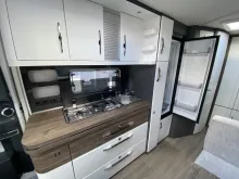 Küchen Hobby Excellent Edition 545 KMF 2 t Auflastung mit LMF Silber