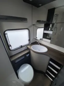 Toilette Hobby Excellent Edition 545 KMF 2 t Auflastung mit LMF Silber