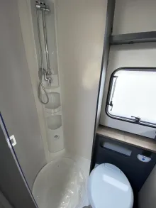 Toilette Hobby Excellent Edition 545 KMF 2 t Auflastung mit LMF Silber