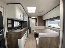 Sicht vorne-hinten Hobby Excellent Edition 545 KMF 2 t Auflastung mit LMF Silber