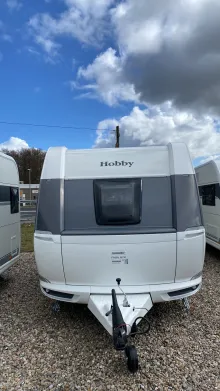 Frontal Vorne Hobby De Luxe 495 UL Auflastung 1.800 kg