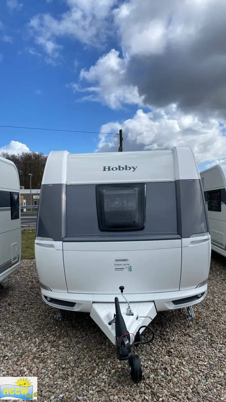 Frontal Vorne Hobby De Luxe 495 UL Auflastung 1.800 kg