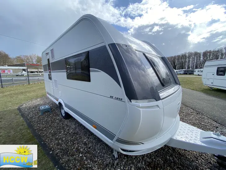 Schräg Vorne Hobby De Luxe 460 SFf Auflastung