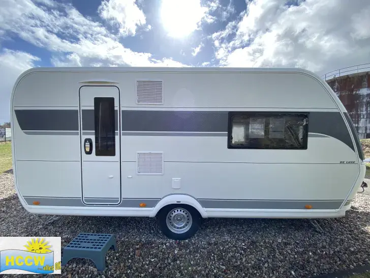 Seitlich Hobby De Luxe 460 SFf Auflastung