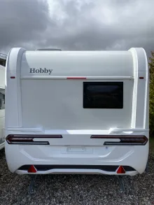 Frontal Hinten Hobby De Luxe 460 SFf Auflastung