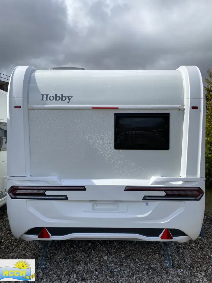 Frontal Hinten Hobby De Luxe 460 SFf Auflastung