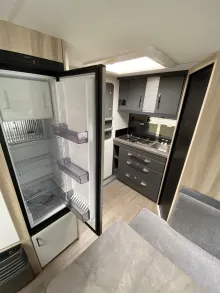 Küchen Hobby De Luxe 460 SFf Auflastung