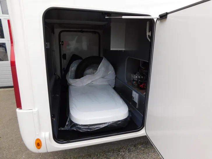 Fahrzeugbild Rapido Serie M M66 Hubstützen, Lithium, Bugschränke #6