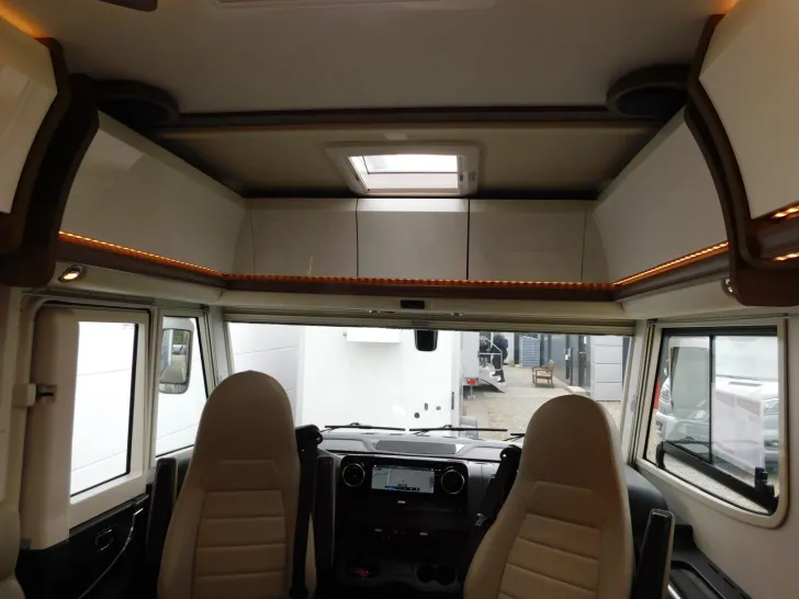 Fahrzeugbild Rapido Serie M M66 Hubstützen, Lithium, Bugschränke #13