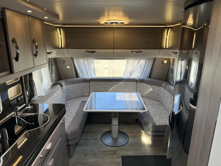 Fahrzeugbild Hobby Prestige 560 LU Mover; Markise; ETS; TV-Gerät #7