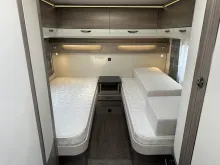 Fahrzeugbild Hobby Prestige 560 LU Mover; Markise; ETS; TV-Gerät #11