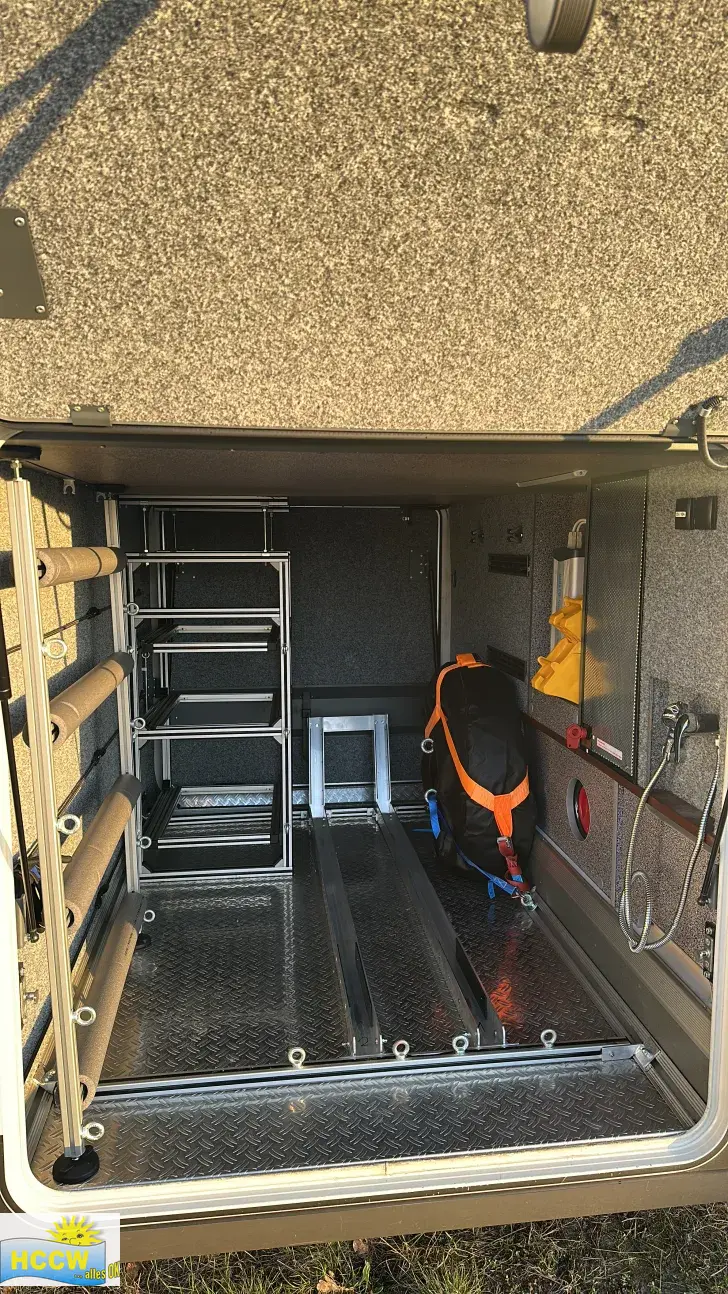 Heckgarage Carthago chic s-plus I 52 QB hochwertige Ausstattung