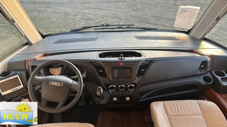 Fahrerhaus Carthago chic s-plus I 52 QB hochwertige Ausstattung