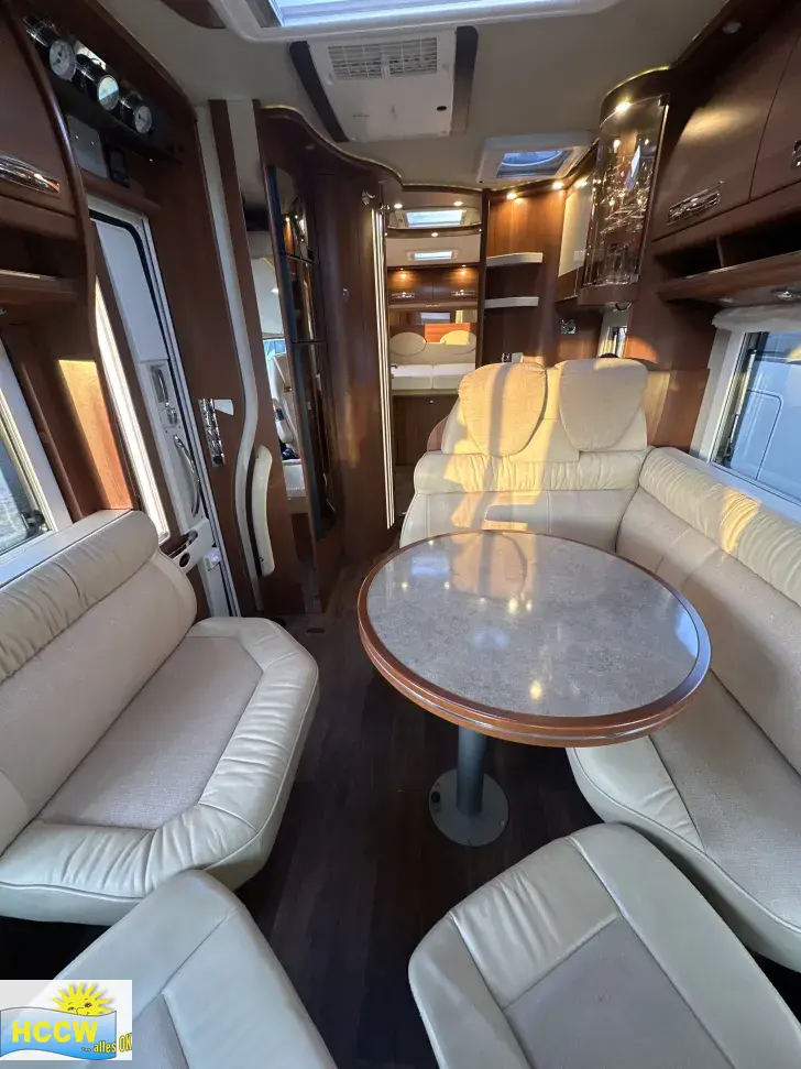 Sicht vorne-hinten Carthago chic s-plus I 52 QB hochwertige Ausstattung