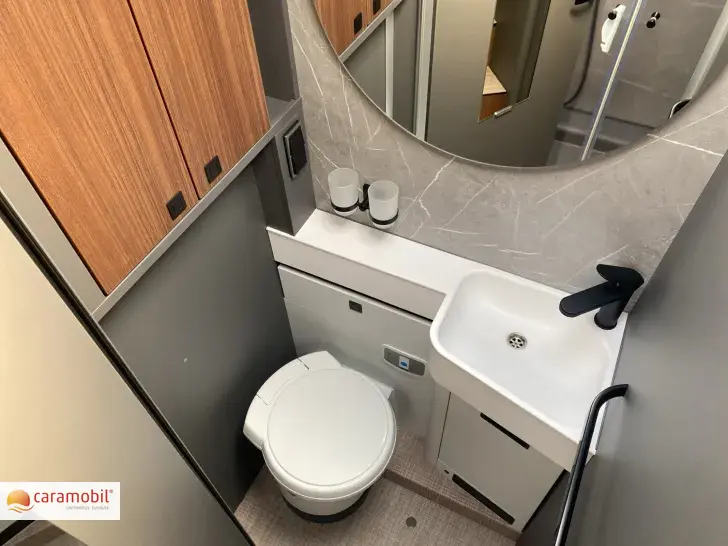 Fahrzeugbild Hymer BMC-I 680 Arktis/RFK/Navi/Hubbett #10