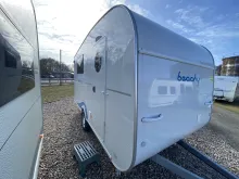 Schräg Vorne Hobby Beachy 450 Meerblau