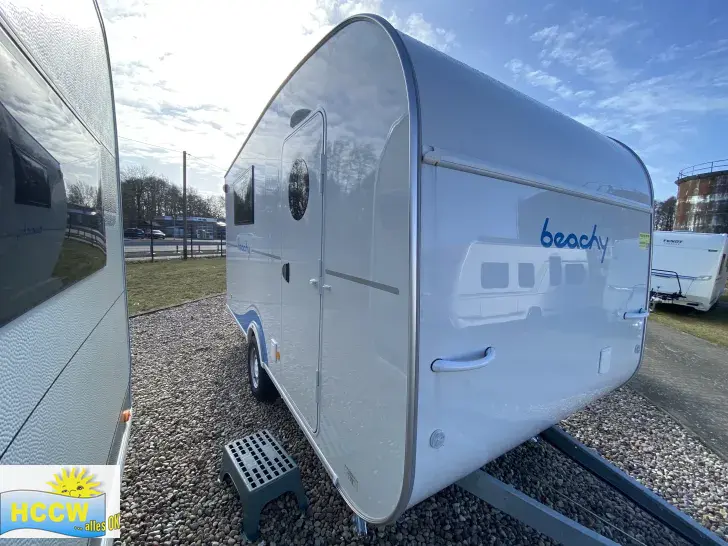 Schräg Vorne Hobby Beachy 450 Meerblau