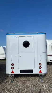 Frontal Hinten Hobby Beachy 450 Meerblau