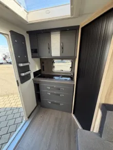 Fahrzeugbild Hobby De Luxe 460 SFf #6