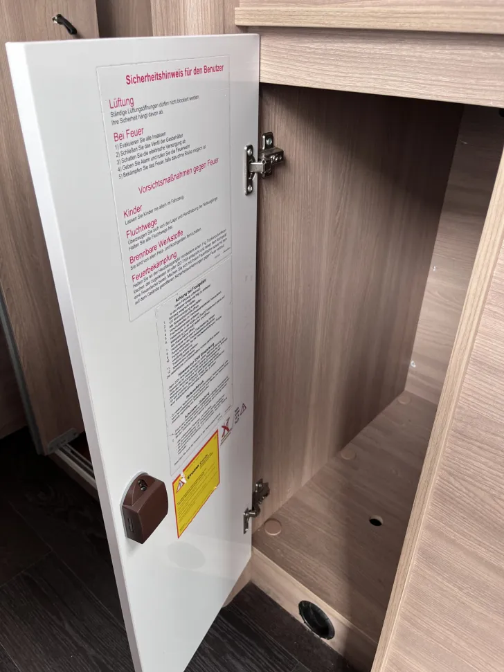 Fahrzeugbild Laika Kosmo 6.4, wie Pössl Roadcruiser B, Markise #21