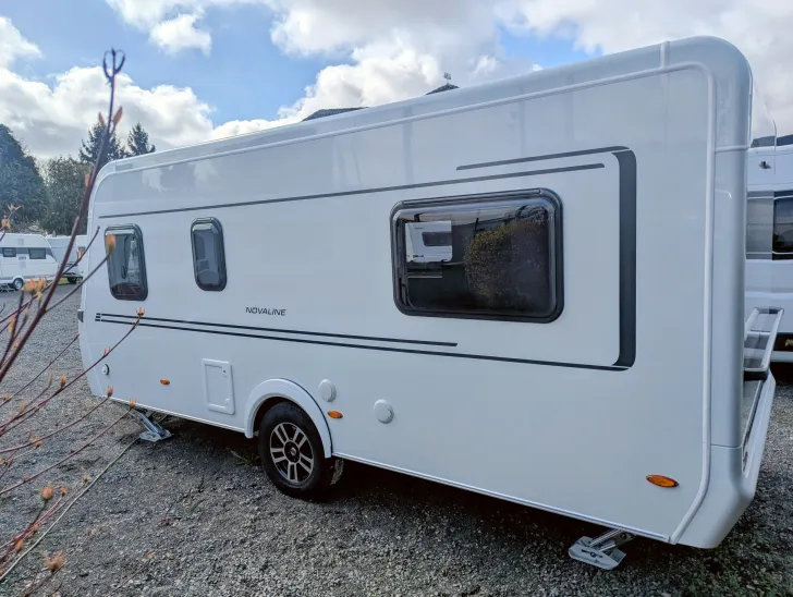 Fahrzeugbild Hymer Eriba Novaline 442 AUFLASTUNG 1800 Kg #3