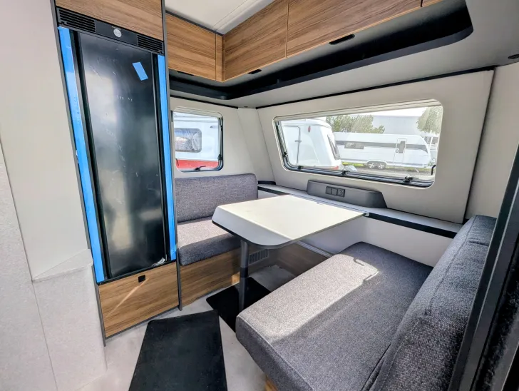 Fahrzeugbild Hymer Eriba Novaline 442 AUFLASTUNG 1800 Kg #5