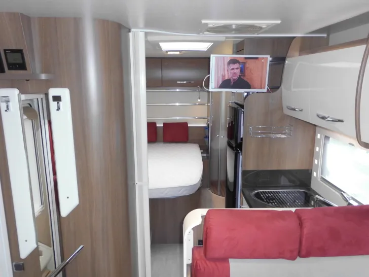 Fahrzeugbild Chausson Welcome 618 1 Hand SAT / TV AHK Combi D6E #12