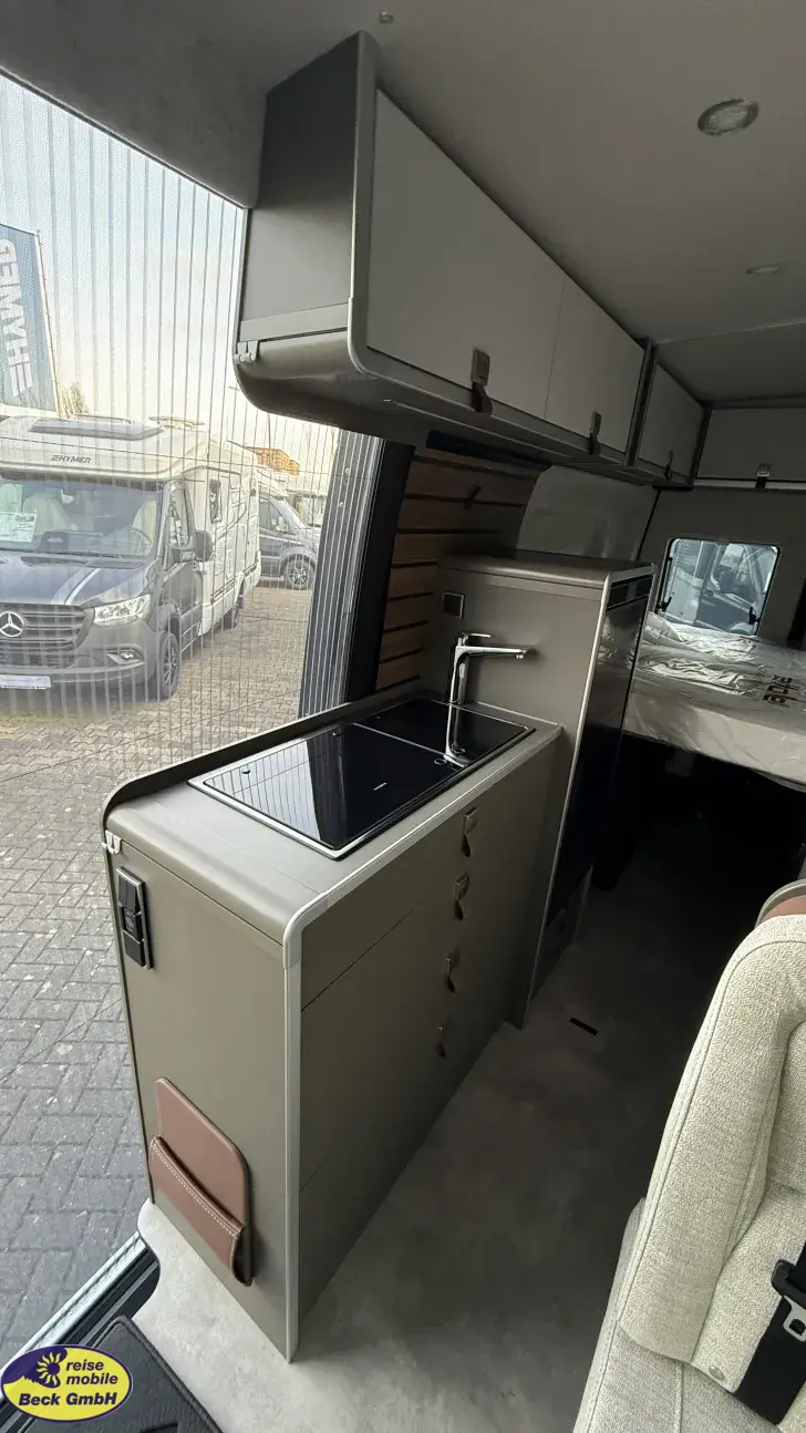 Fahrzeugbild Hymer Camper Van Grand Canyon S CrossOver #9