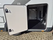 Fahrzeugbild Bürstner Signature SFT 7.0 Auf dem Hof #29
